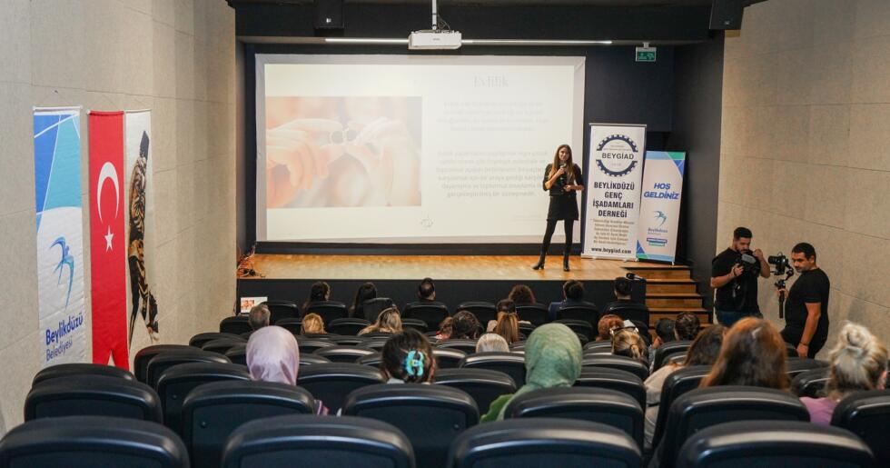 BEYLİKDÜZÜ’NDE “EVLİLİK OKULU” BAŞLADI