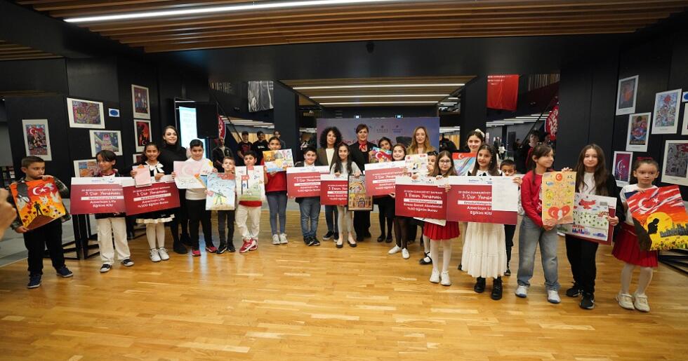 ÇOCUKLAR CUMHURİYET’İ RESİM VE ŞİİRLERLE ANLATTI