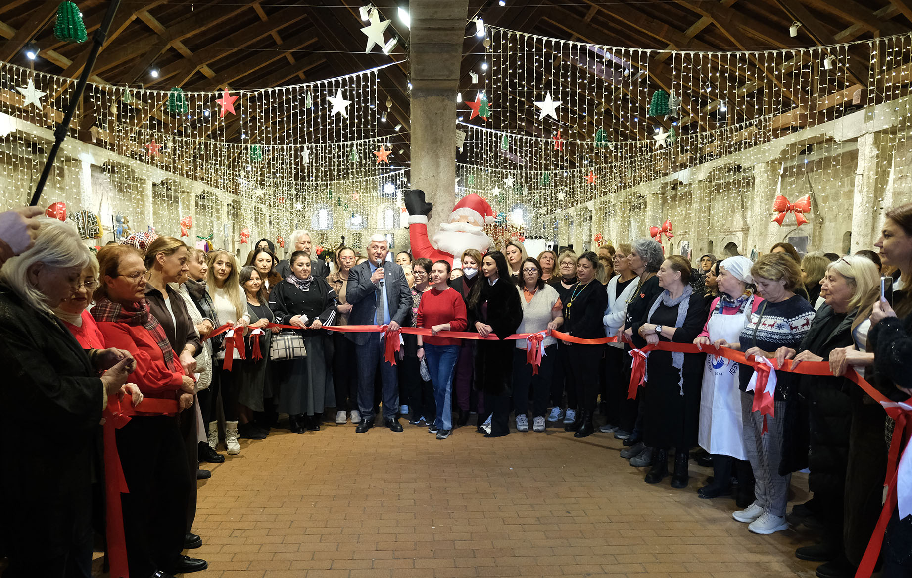 RENGARENK EL EMEĞİ ÜRÜNLERLE YENİ YIL COŞKUSU BAŞLADI