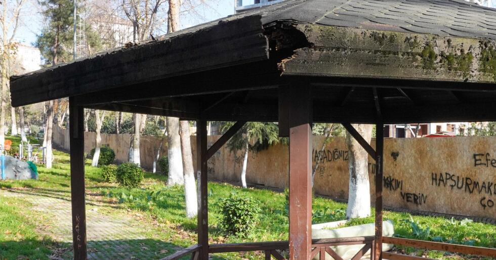 BEYLİKDÜZÜ’NDE PARKLARA YÖNELİK SALDIRILAR ARTIYOR: BİR AYDA ÜÇ PARK TAHRİP EDİLDİ