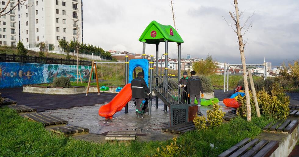 YANGIN SONRASI AHİ EVRAN PARKI KISA SÜREDE YENİLENDİ