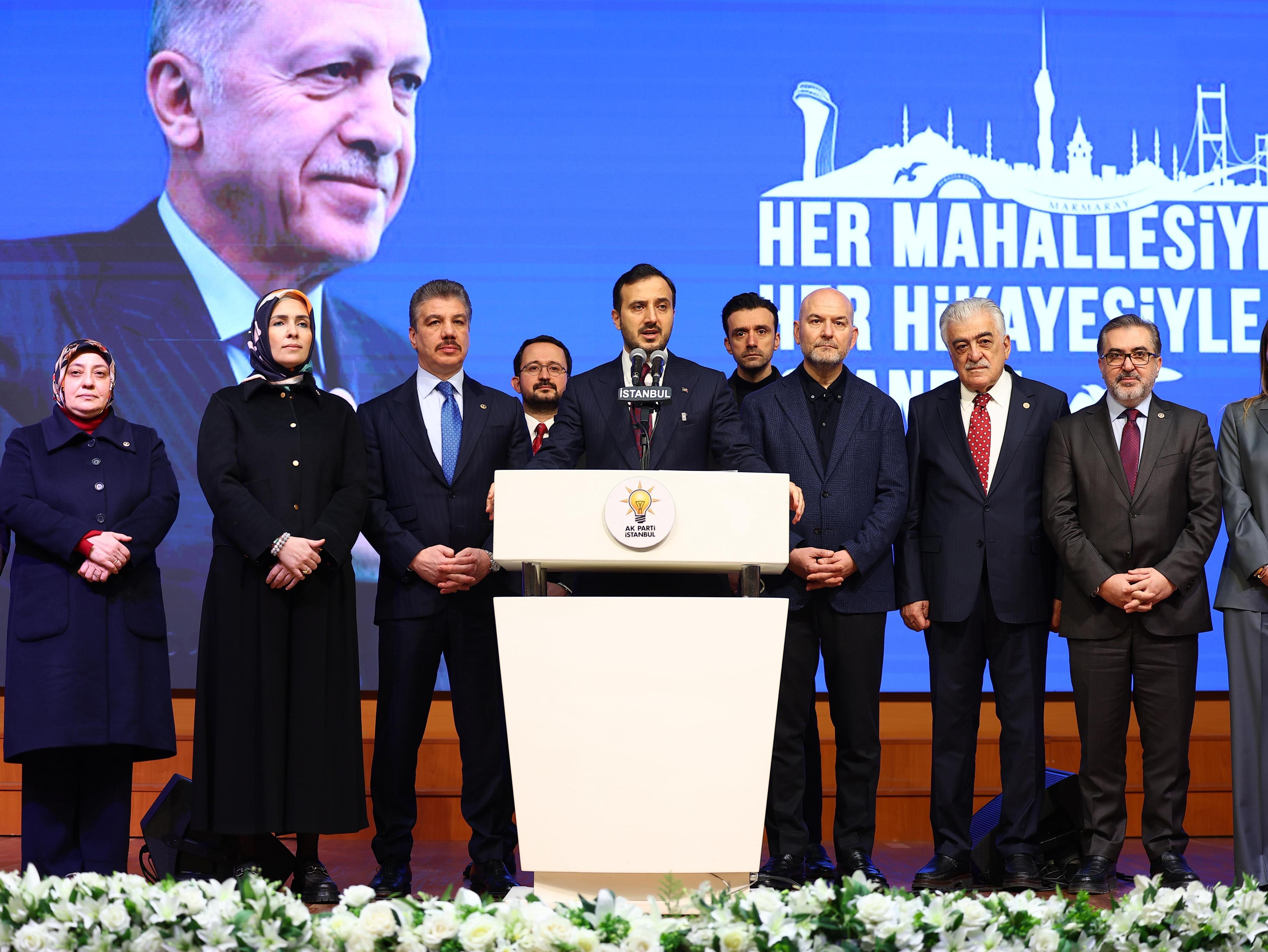 AK PARTİ İSTANBUL İL BAŞKANI ABDULLAH ÖZDEMİR: BİLLBOARD ÇALIŞMAMIZ, İSTANBUL’UN 7 YILLIK KAYIP ZAMANININ BELGESİDİR