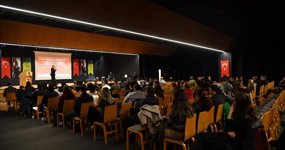 BEYLİKDÜZÜ’NDE “ŞİDDETLE MÜCADELEDE YEREL YÖNETİMLERİN ROLÜ” ELE ALINDI