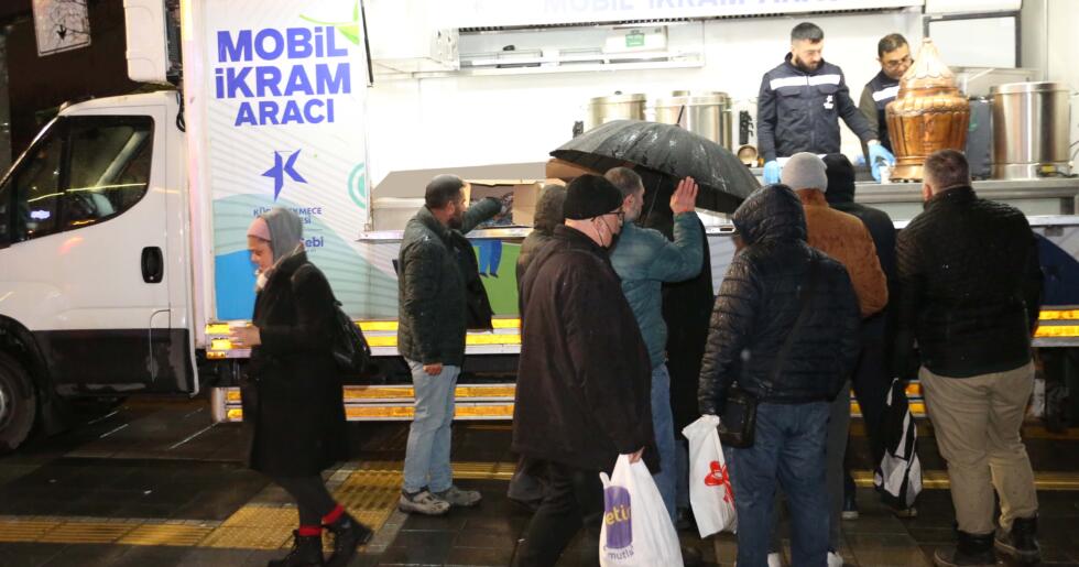 SOĞUK HAVALARDA SICAK DAYANIŞMA KÜÇÜKÇEKMECE’DE