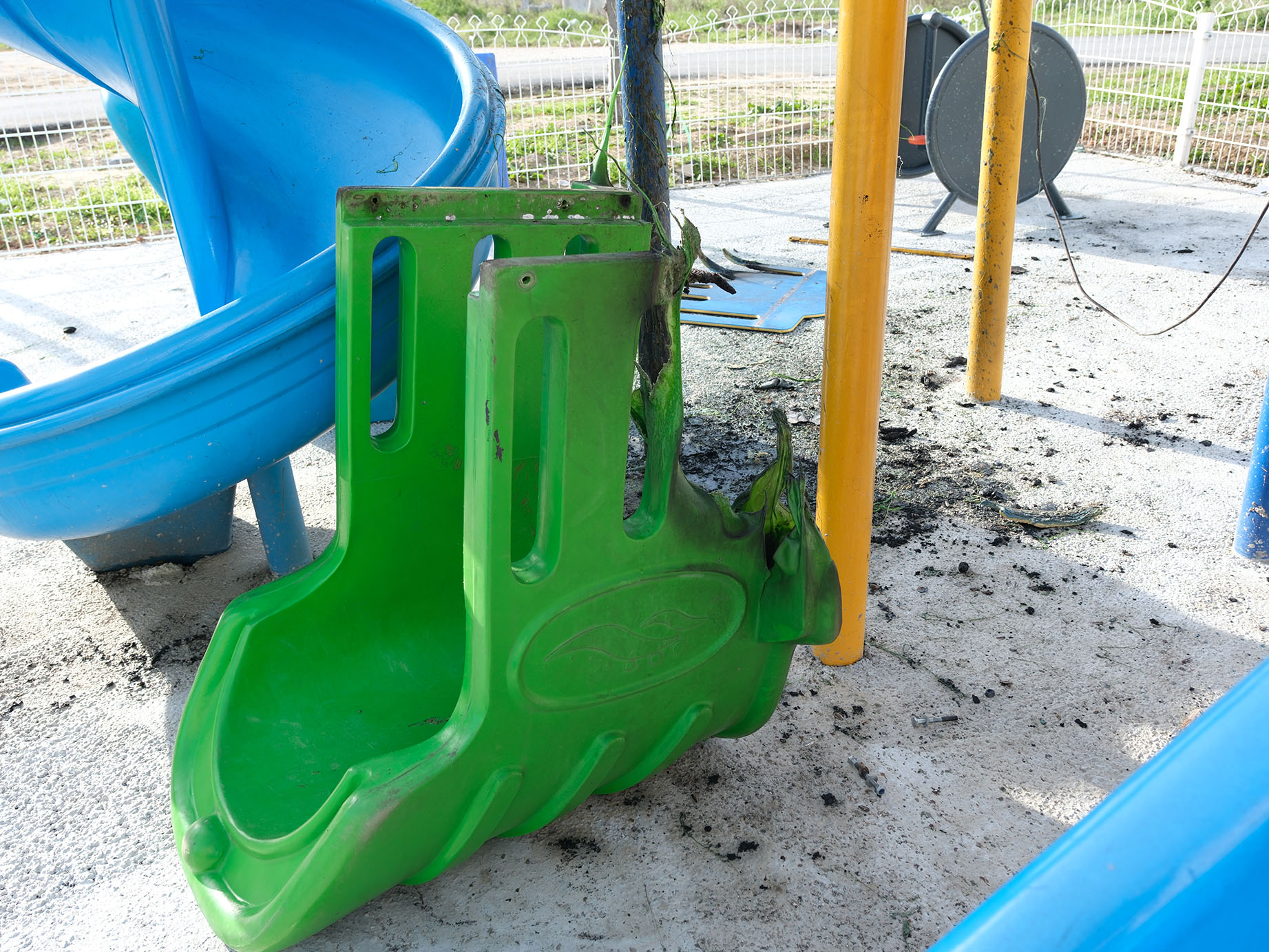 BÜYÜKÇEKMECE’DE ÇOCUK PARKINA ÇİRKİN SALDIRI GERÇEKLEŞTİ