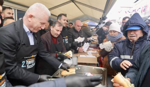 SOĞUK REKOR KIRDI, EĞLENCE ZİRVE YAPTI! EKSİ DERECEDE HAMSİ VE HORON FESTİVALİ