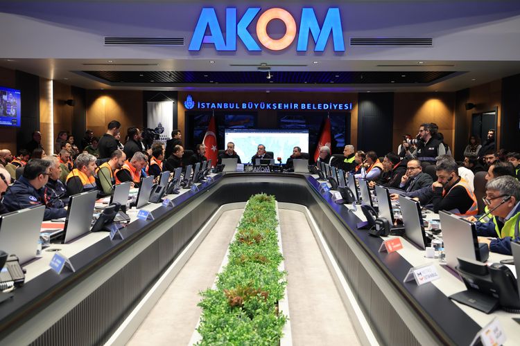 İBB BAŞKANVEKİLİ ASLAN SON DURUMU PAYLAŞTI -“KAR YAĞIŞI ARALIKLARLA SÜRECEK”