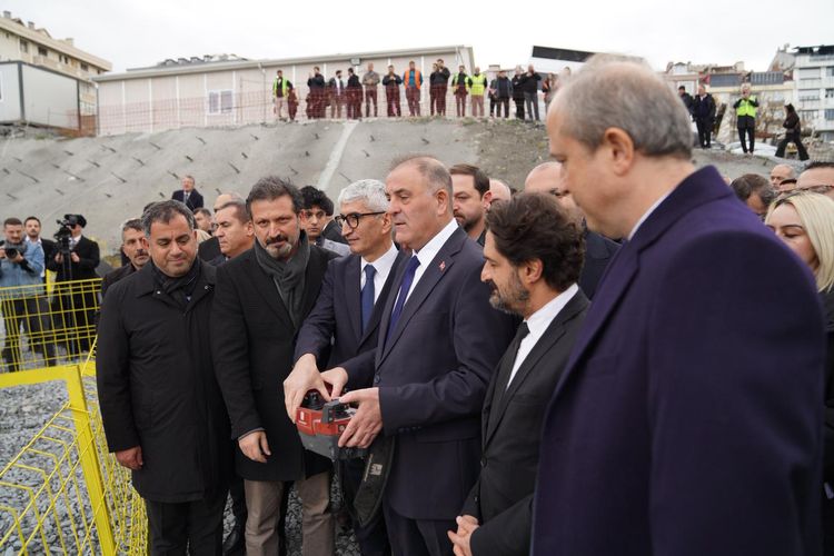 REŞİTPAŞA CADDESİ ZEMİNALTI OTOPARKI’NIN TEMELİ ATILDI