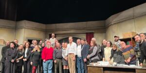 DEVLET TİYATROSU’NUN UNUTULMAZ OYUNU PROFESYONEL SON KEZ SAHNEDEYDİ