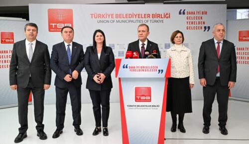 “2,3 MİLYAR TL DEĞERİNDE 523 ARAÇ VE İŞ MAKİNESİ HİBE ETTİK”