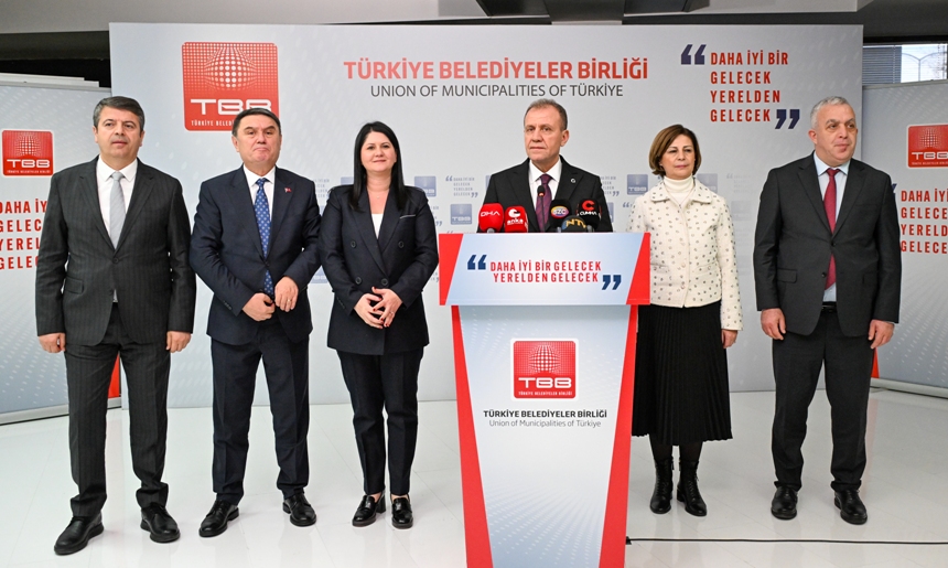“2,3 MİLYAR TL DEĞERİNDE 523 ARAÇ VE İŞ MAKİNESİ HİBE ETTİK”