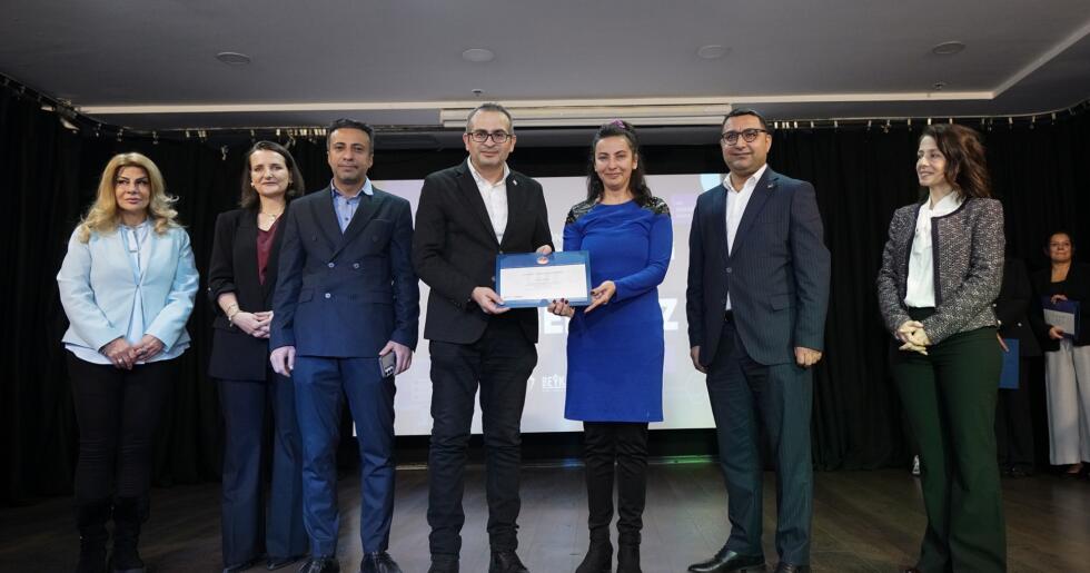 UYGULAMALI MUHASEBE EĞİTİMİ ÜÇÜNCÜ DÖNEM MEZUNLARINI VERDİ