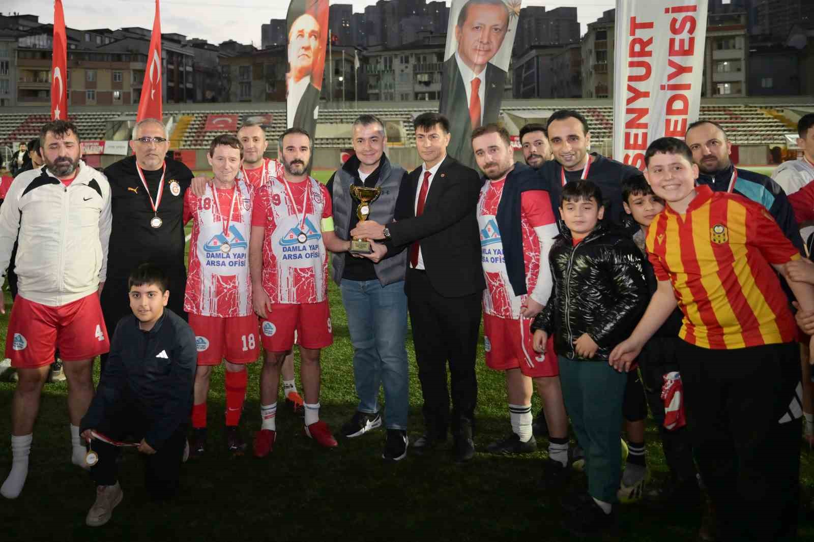 ESENYURT BELEDİYESİ MAHALLELER ARASI FUTBOL TURNUVASI’NIN KAZANANI DOSTLUK OLDU!