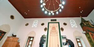 RAMAZAN AYI ÖNCESİ CAMİLERDE TEMİZLİK ÇALIŞMALARI SÜRDÜRÜLÜYOR
