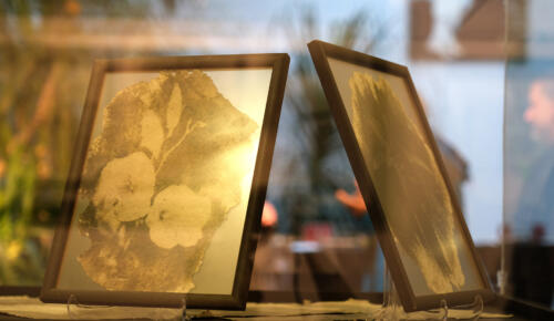 GERİ DÖNÜŞÜMÜN HİKAYESİ “YENİDEN” SERGİSİ İLE SANATSEVERLERLE BULUŞTU