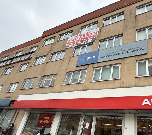 BÜYÜKÇEKMECE’DE KAMU KURUMLARI TEK TEK TAŞINIYOR!