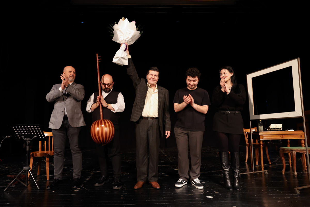 ‘VELİ’NİN OĞLU ORHAN’ KÜÇÜKÇEKMECE’DE SEYİRCİYLE BULUŞTU