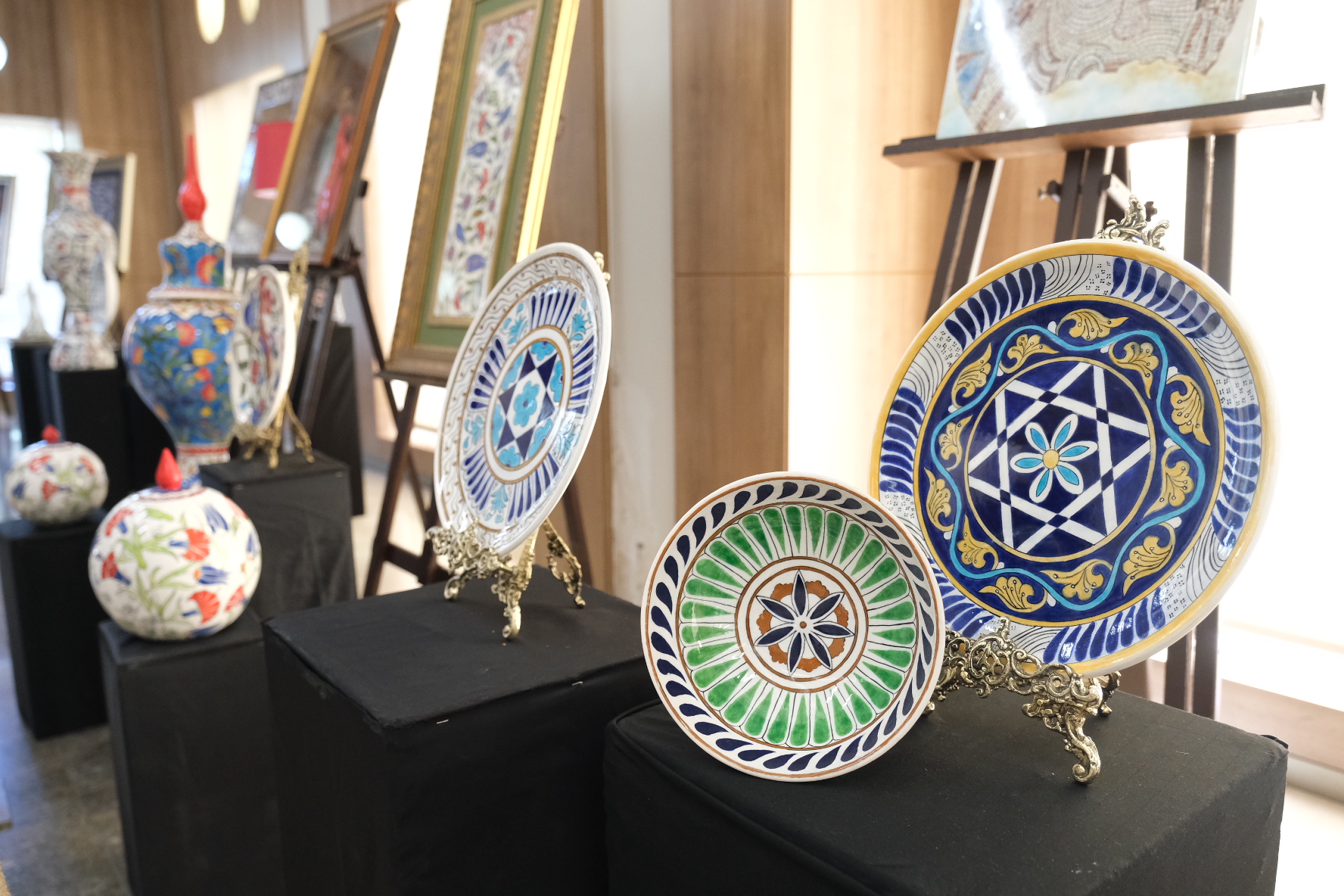 EL EMEĞİ ESERLER “SESSİZ HİKÂYELER” SERGİSİ’NDE SERGİLENDİ