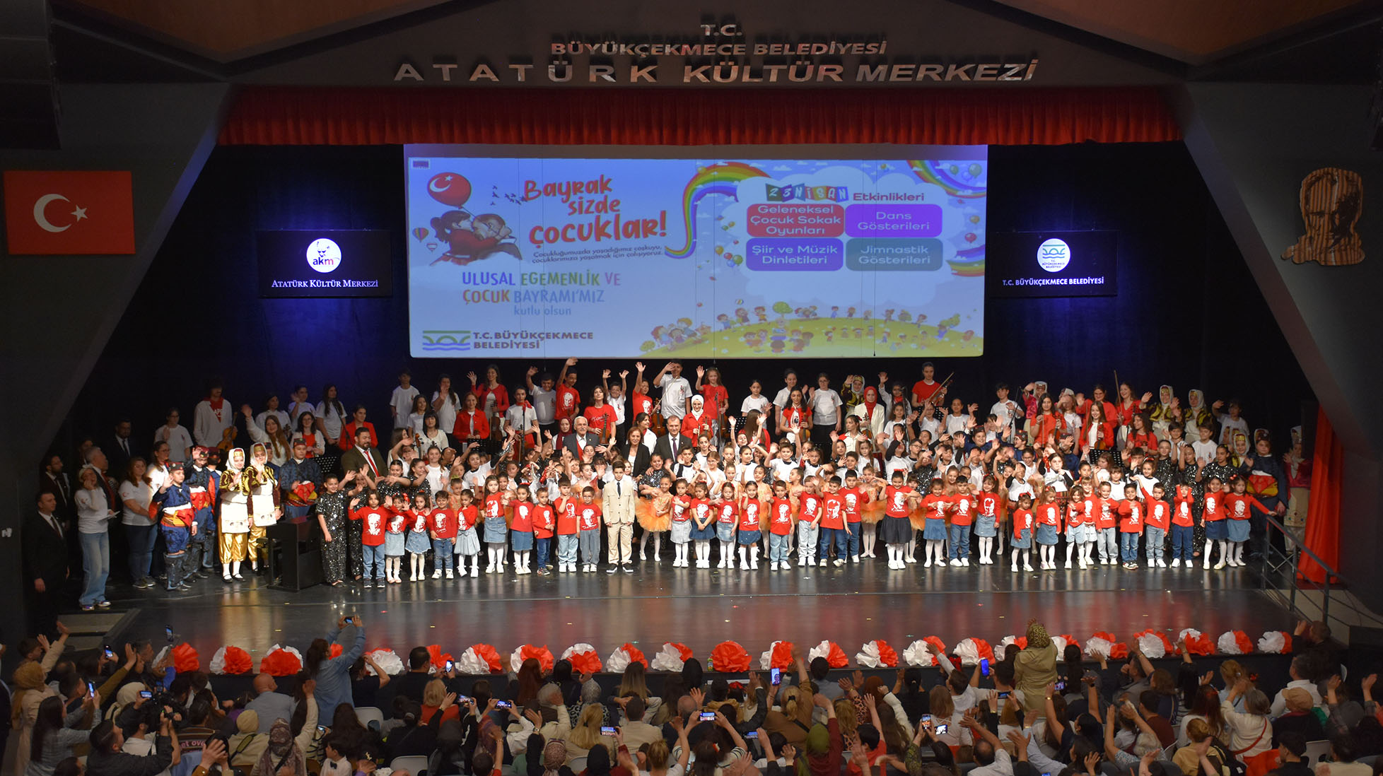 BÜYÜKÇEKMECE’DE 23 NİSAN COŞKUSU TEK GÜNE SIĞMADI