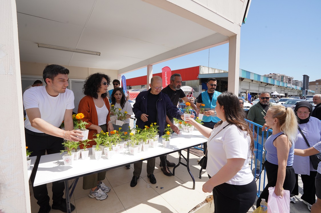 BEYLİKDÜZÜ’NDE ANNELER GÜNÜ ETKİNLİKLERLE KUTLANDI