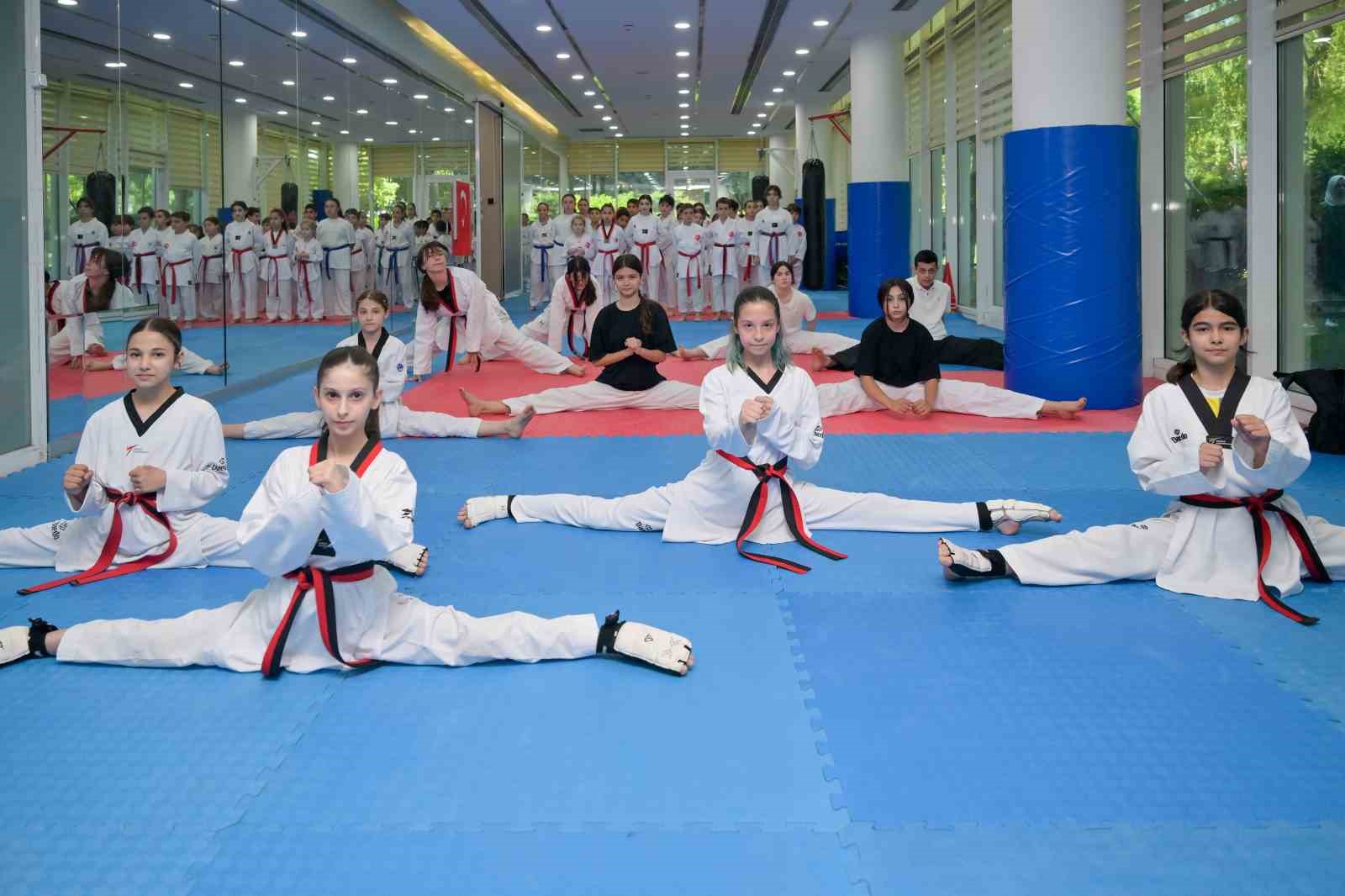 SPOR OKULLARININ MİNİK YILDIZLARI HÜNERLERİNİ SERGİLEDİ