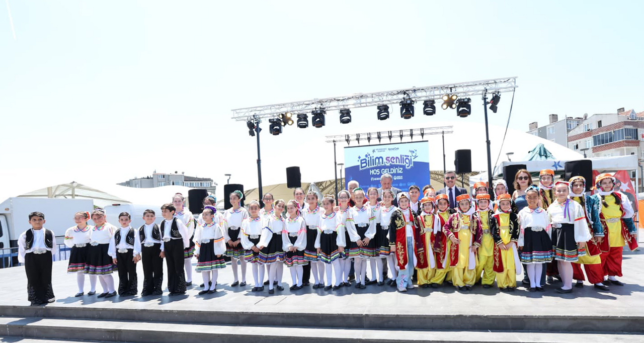 KÜÇÜKÇEKMECE’DE BİLİM ŞENLİĞİ DÜZENLENDİ