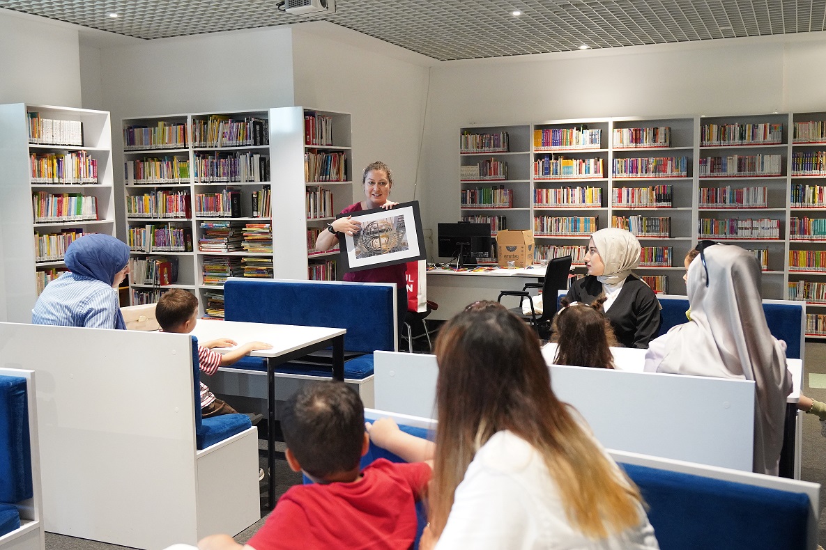 ÇOCUKLAR VE ANNELER SANAT ETKİNLİĞİNDE BULUŞTU