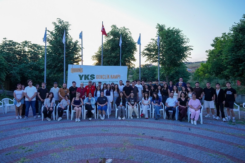 ÜNİVERSİTE ADAYLARI GENÇLİK KAMPINDA MORAL DEPOLADI