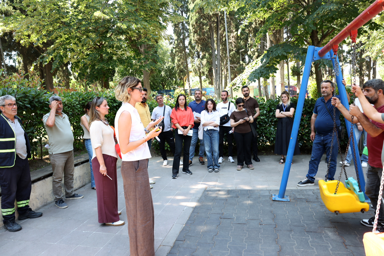 KÜÇÜKÇEKMECE’DE OYUN ALANLARI ÇOK DAHA GÜVENLİ