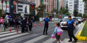 BEYLİKDÜZÜ’NDE OKUL ÇEVRELERİNDE GÜVENLİK VE DENETİMLER ARTIRILDI