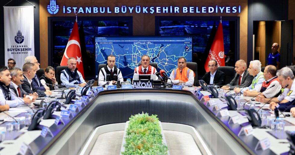 İSTANBUL’DA DERS ZİLİ ÇALDI