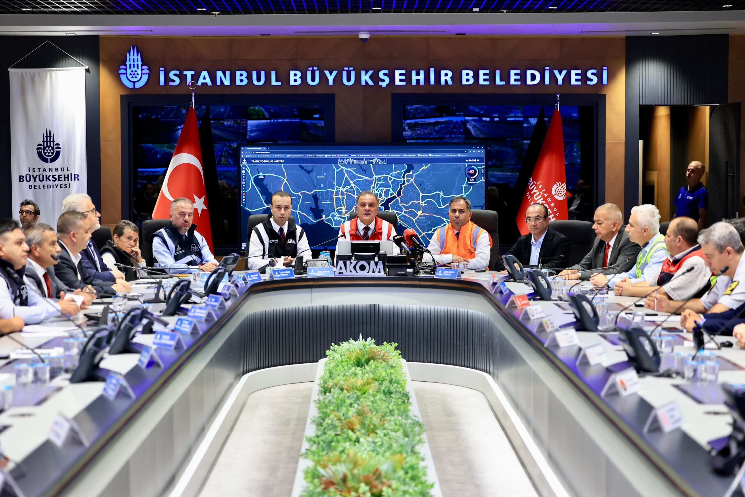 İSTANBUL’DA DERS ZİLİ ÇALDI