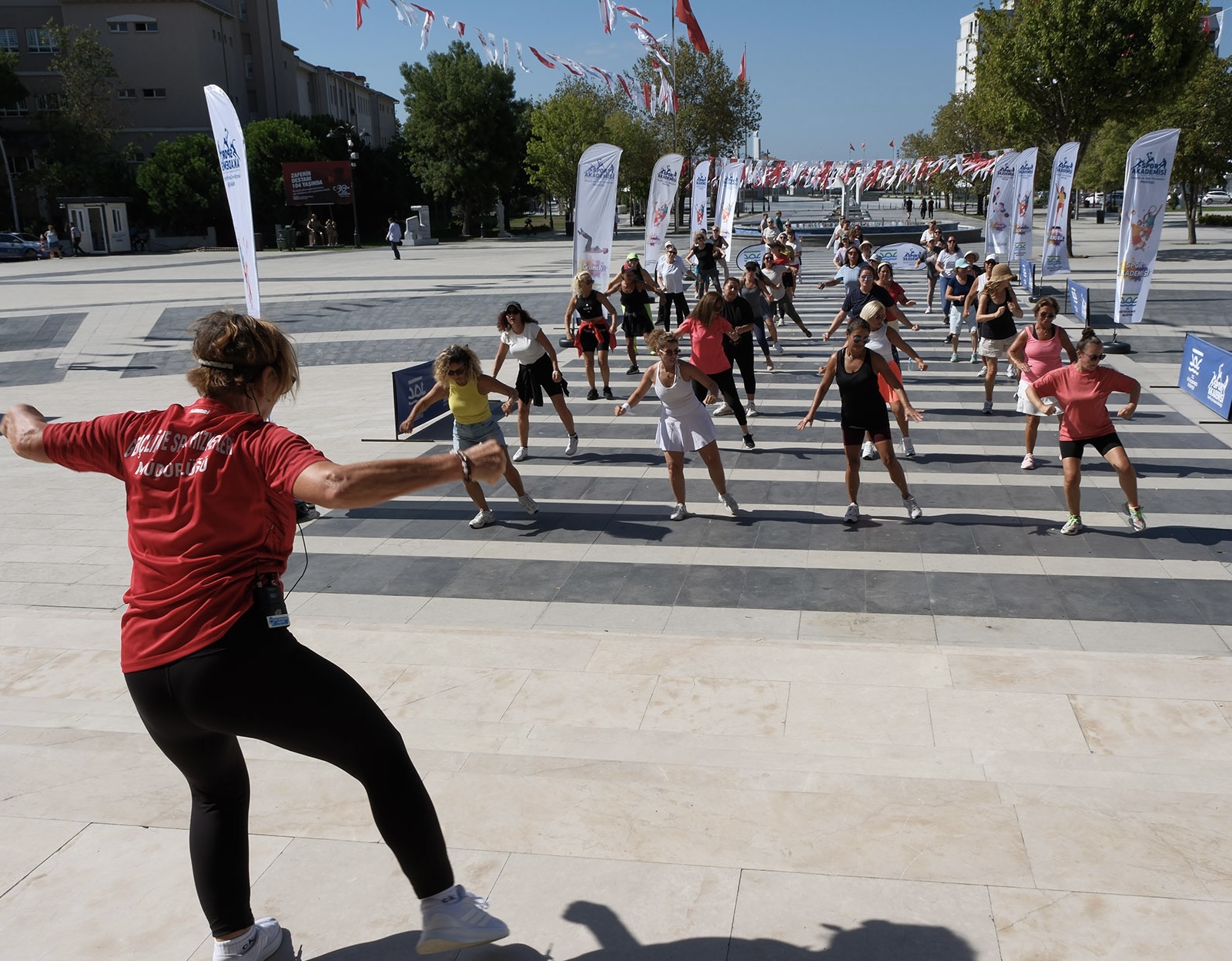 CUMHURİYET KENT MEYDANI’NDA SPOR COŞKUSU!